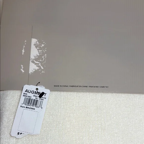 G.H. Bass & Co. Cozy White Winter Set - Picture 7 of 8